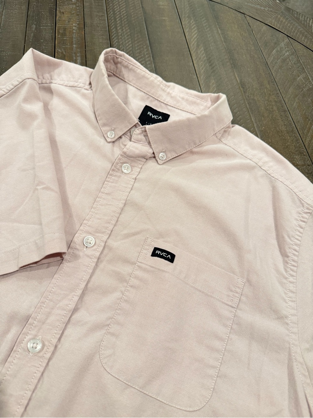 RVCA Men’s Light Pink Short-Sleeve Button-Down Shirt with Pocket